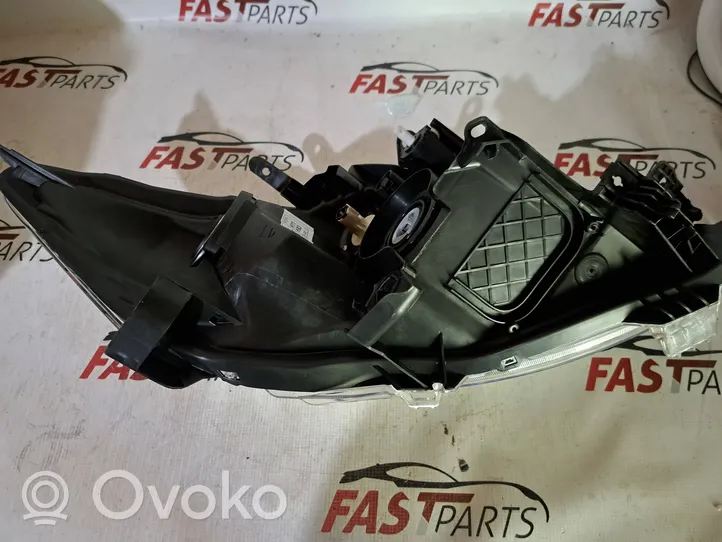 Toyota Auris 150 Faro/fanale 012448052