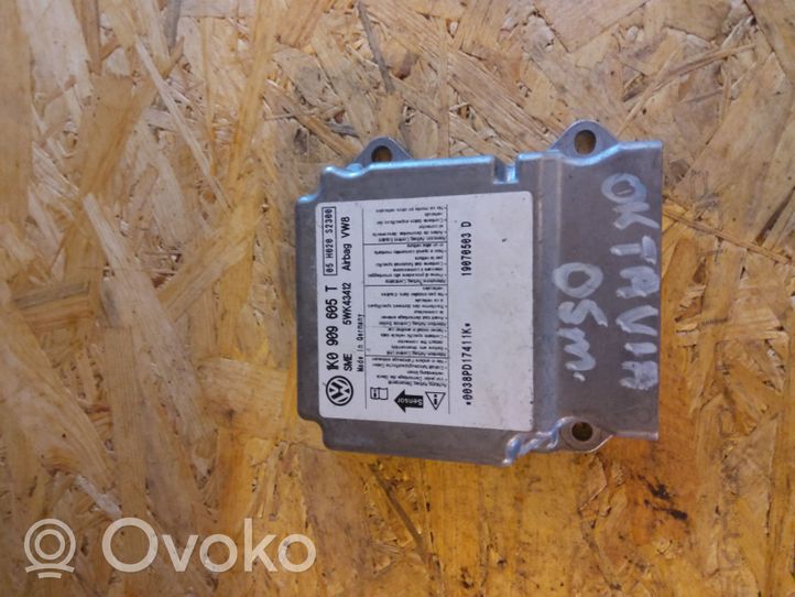 Skoda Octavia Mk2 (1Z) Module de contrôle airbag 1K0909605T