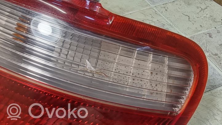 Toyota Yaris Aizmugurējais lukturis virsbūvē 5308701