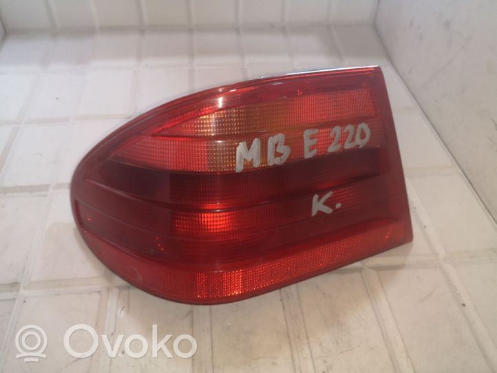 Mercedes-Benz E W210 Takavalot A2108204364