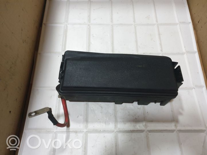 Opel Vectra C Module de fusibles 13112921