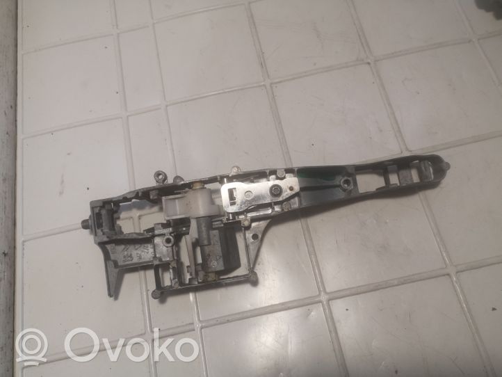 Peugeot 207 Aizmugurē turētājs / kronšteins ārējam atvēršanas rokturim 9680168580