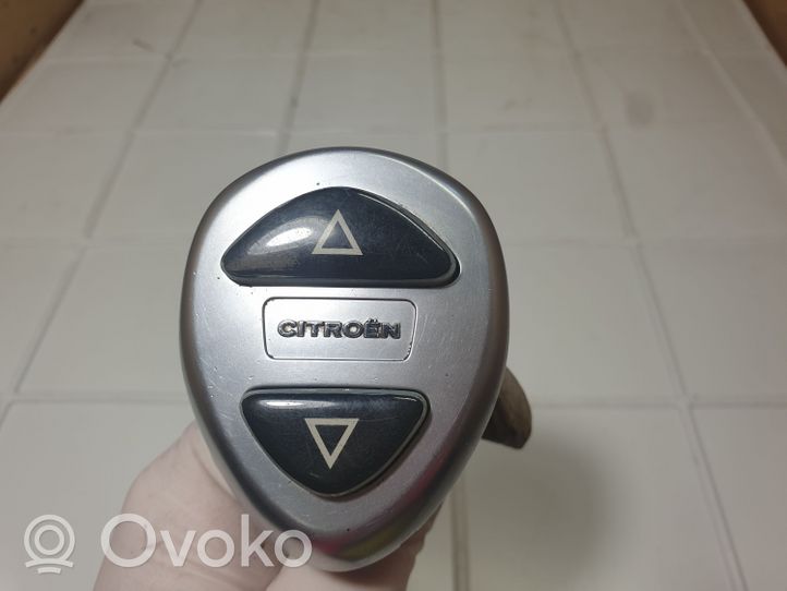 Citroen C5 Važiuoklės aukščio/ standumo reguliavimo jungtukas 9633261277