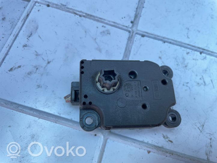 Citroen C2 Moteur / actionneur de volet de climatisation F663746XC