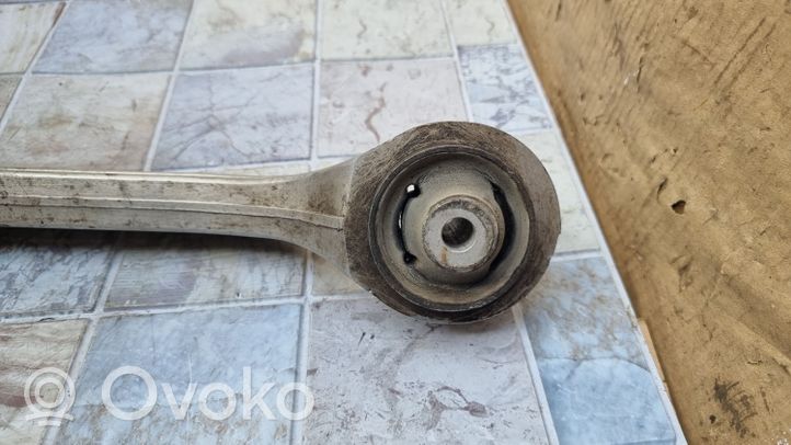 Volkswagen Tiguan Priekinė svirtis 4F0407694G