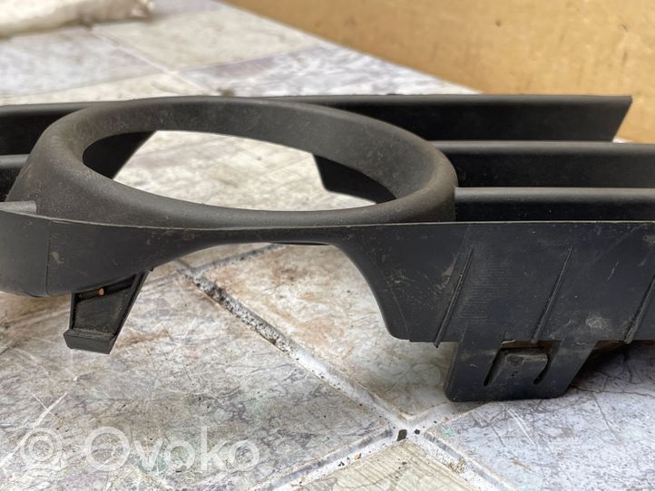 Renault Megane II Grille antibrouillard avant 8200115118