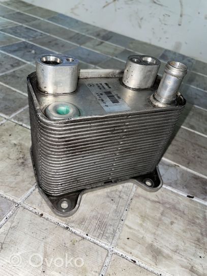 Mercedes-Benz ML W163 Radiateur d'huile moteur A6131880101