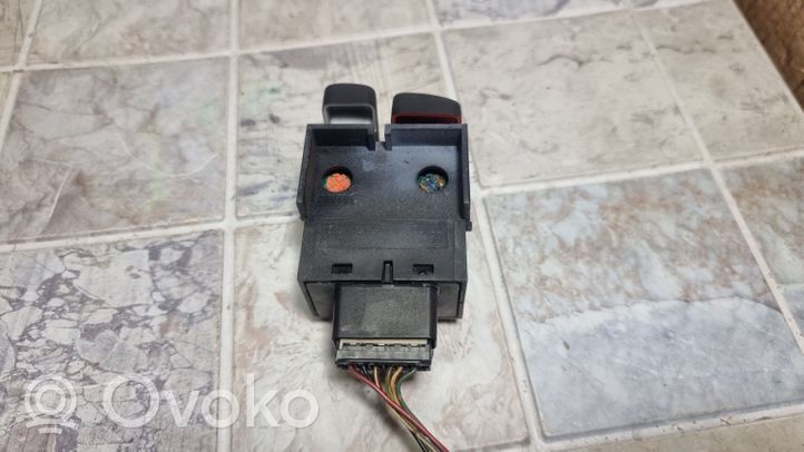 Toyota Corolla E120 E130 Botón interruptor de luz de peligro 843320209200