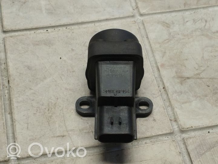 Honda CR-V Fuel cut-off switch W0T100030