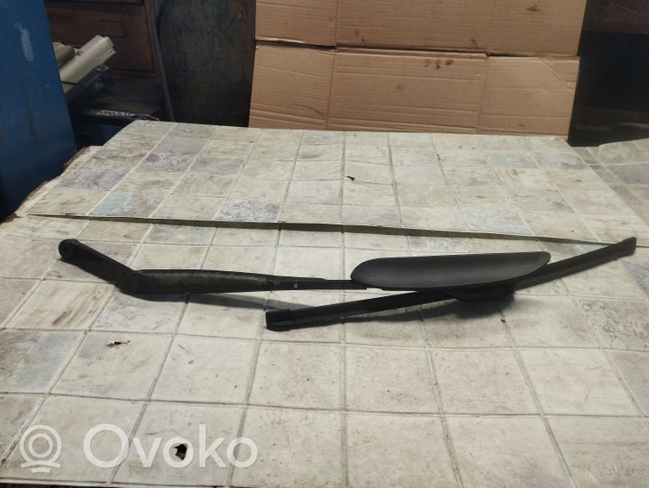 Hyundai Santa Fe Windshield/front glass wiper blade D226ZEJ