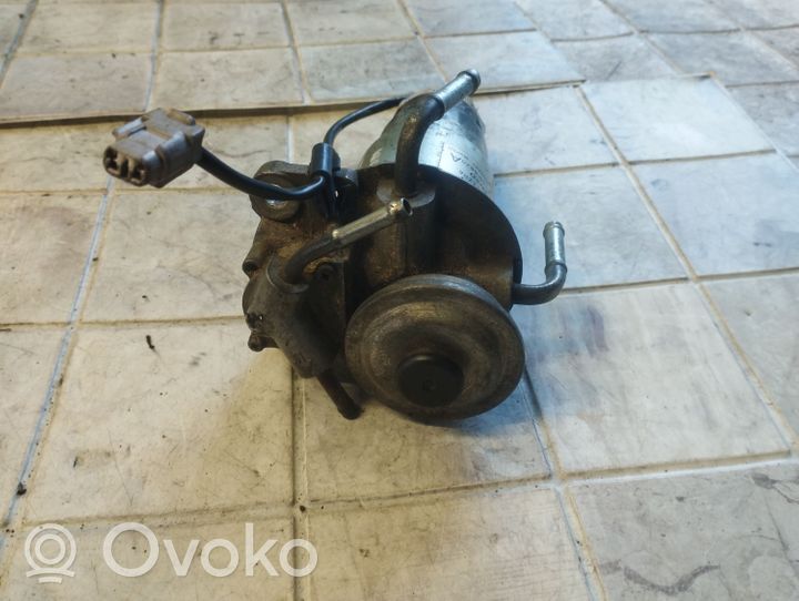 Toyota Corolla Verso AR10 Kraftstofffilter 23390YZZHA