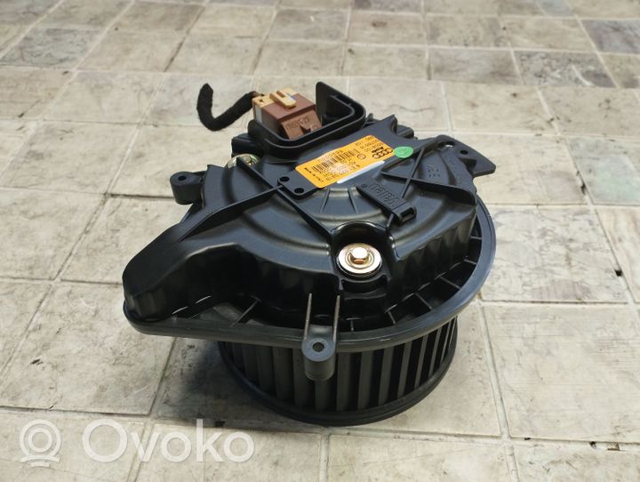 Audi A4 S4 B6 8E 8H Ventola riscaldamento/ventilatore abitacolo 8E1820021B