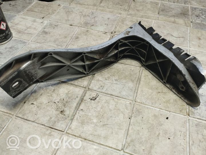 Audi A4 S4 B6 8E 8H Staffa di rinforzo montaggio del paraurti anteriore 8E0807283