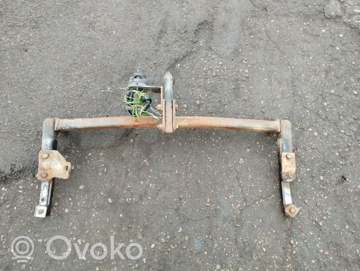 Toyota Corolla Verso E121 Hak holowniczy / Komplet 