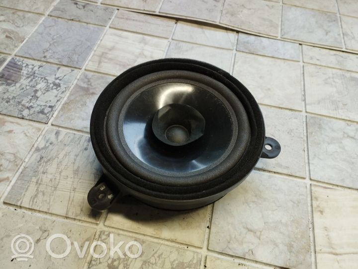 Subaru Outback Enceinte de porte arrière 86301AJ020