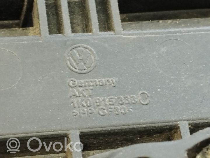 Volkswagen Golf V Akumuliatoriaus tvirtinimo padas 1K0915333C
