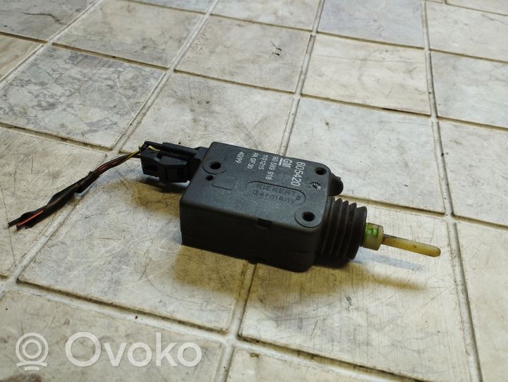 Opel Zafira A Fuel tank cap lock motor 90589918