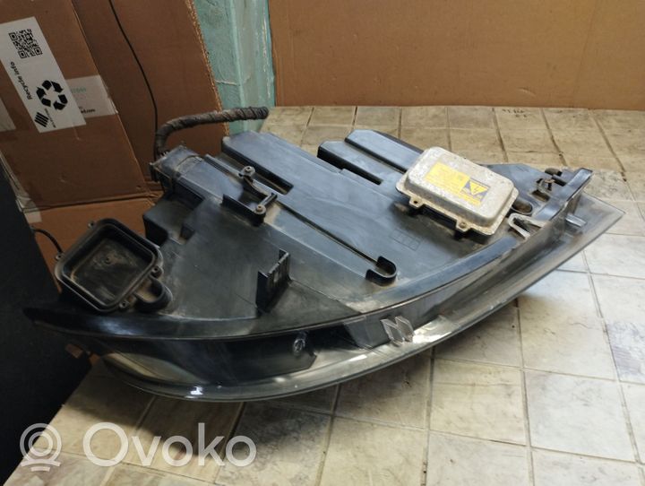 BMW X6 E71 Lampa przednia 16635100L