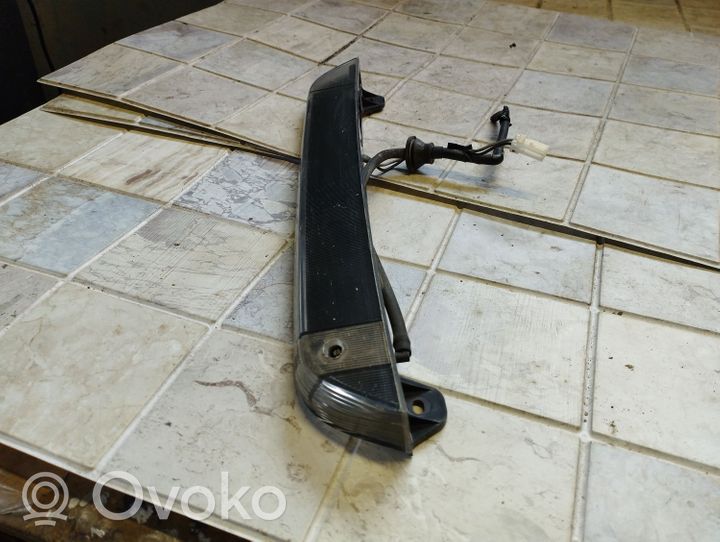 Mitsubishi Grandis Luz de freno adicional/tercera P3505