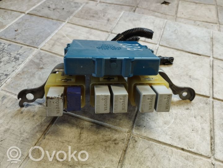 Toyota Corolla Verso AR10 Combustion module de contrôle 896180F020