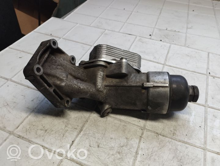 Mercedes-Benz Vaneo W414 Support de filtre à huile A6681800210