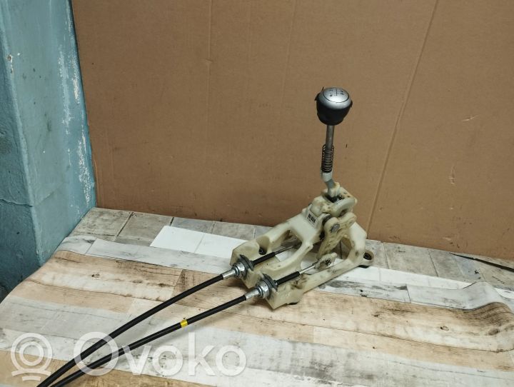 437002B000 Hyundai Santa Fe Gear selector/shifter (interior), 25.00 € RRR