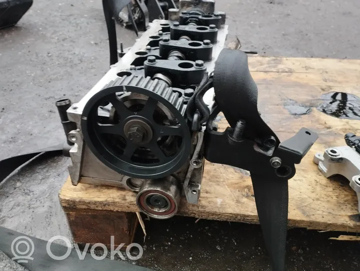 Hyundai Santa Fe Engine head 