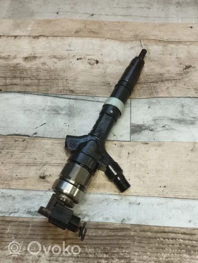 Toyota Corolla Verso AR10 Injecteur de carburant 236700G010