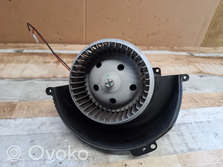 Opel Astra H Heater fan/blower 881060995