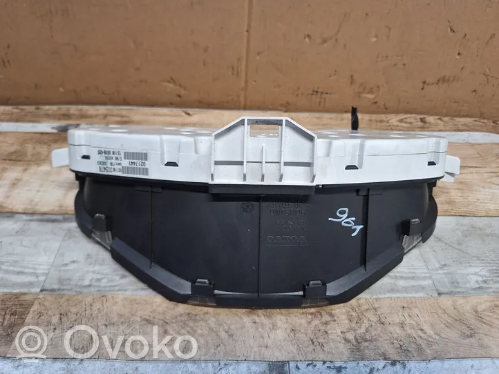 Volvo V50 Speedometer (instrument cluster) 31254776