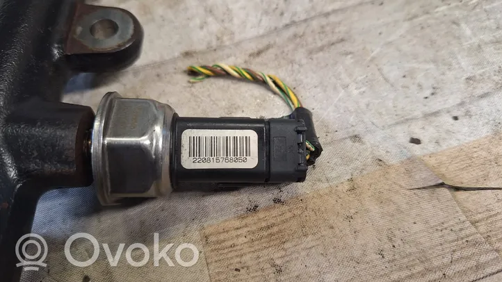 Volvo V50 Listwa wtryskowa 9681649580