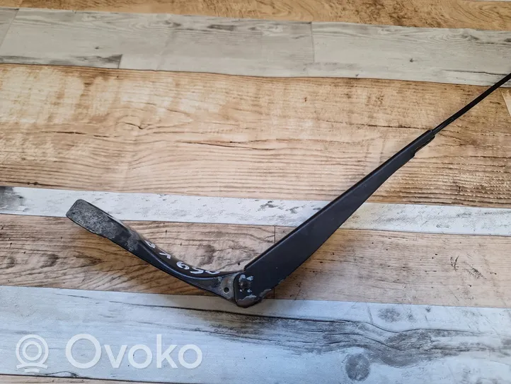 Alfa Romeo 159 Front wiper blade arm 