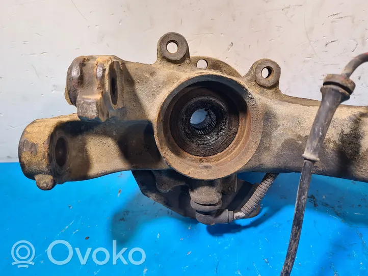 Audi A4 S4 B5 8D Fuso a snodo con mozzo ruota anteriore 8D0407257P