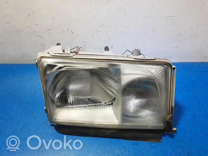 Mercedes-Benz E W124 Lampa przednia 