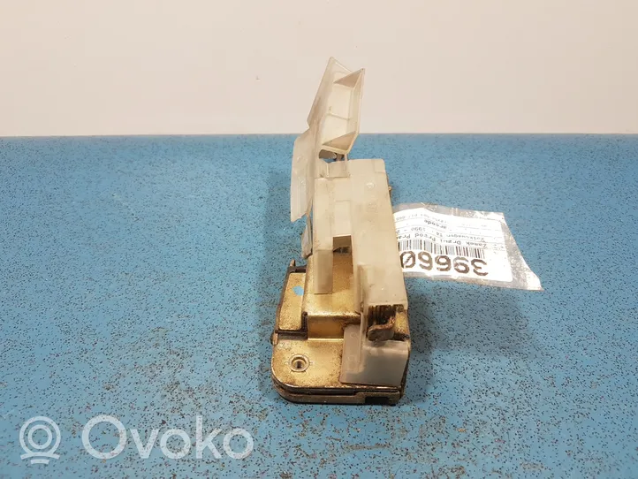 Volkswagen Transporter - Caravelle T4 Front door lock 701837016E