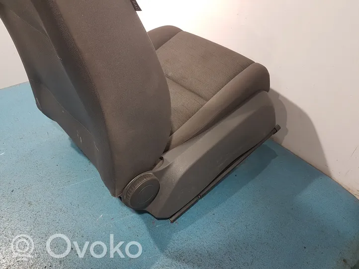 Volkswagen Golf V Priekinė keleivio sėdynė 