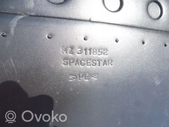 Mitsubishi Space Star Tappetino di rivestimento del bagagliaio/baule di gomma MZ311852