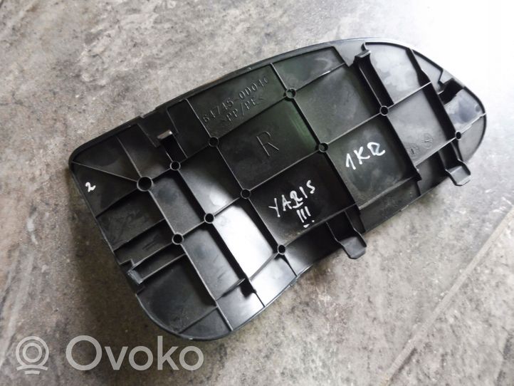 Toyota Yaris Inne elementy wykończenia bagażnika 64745OD040