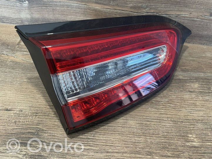 Jeep Cherokee Lampy tylnej klapy bagażnika 68102921AC