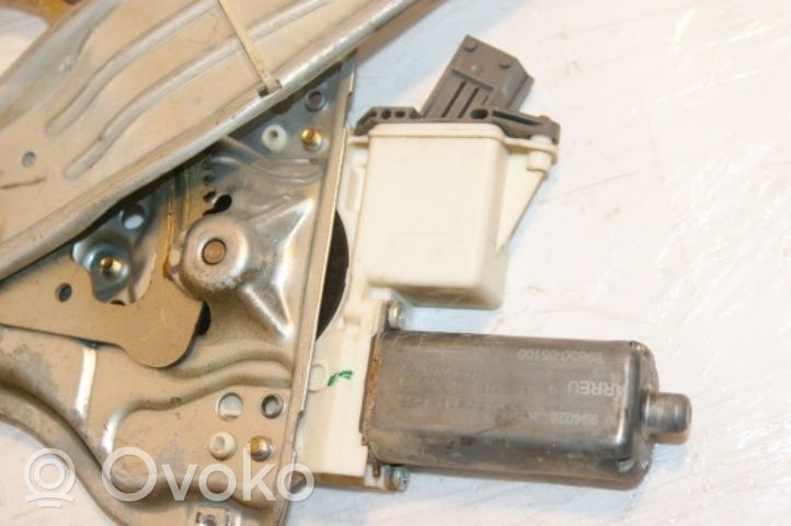 Toyota Avensis T250 Rear door window regulator with motor 6983005100