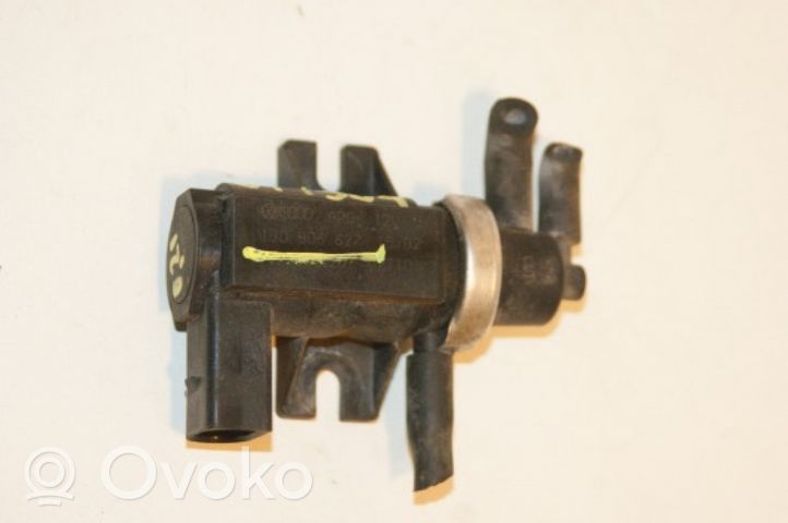 Volkswagen Polo Einzelteil Vakuum Unterdruck Turbolader 1K0906627D