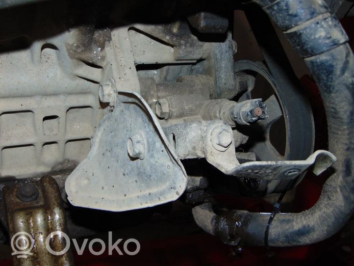 Toyota Avensis T220 Ohjaustehostimen pumppu 4431005060