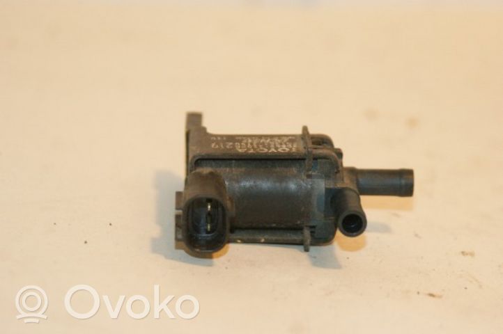 Toyota Avensis T220 Elektromagnētisks vārsts 2586022080