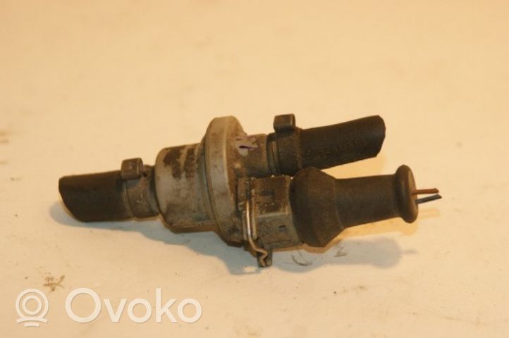 Audi 80 90 B3 Soupape de ventilation, réservoir de carburant 026133517