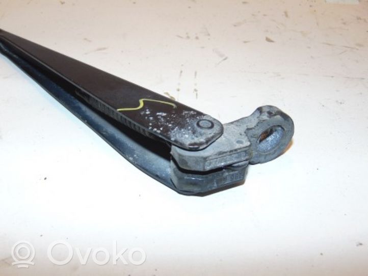 Volkswagen PASSAT B4 Rear wiper blade arm 333955707A