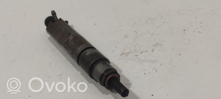 Volkswagen Caddy Fuel injector 028130202R