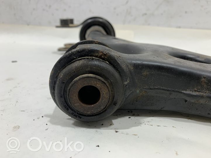 Mazda 3 I Triangle bras de suspension inférieur avant B32H34350