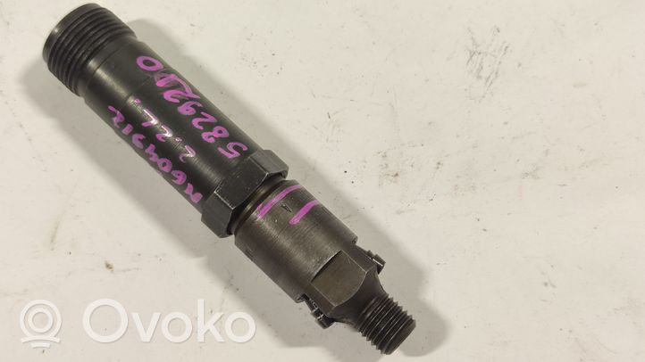 Mercedes-Benz E W210 Injecteur de carburant A0000101051