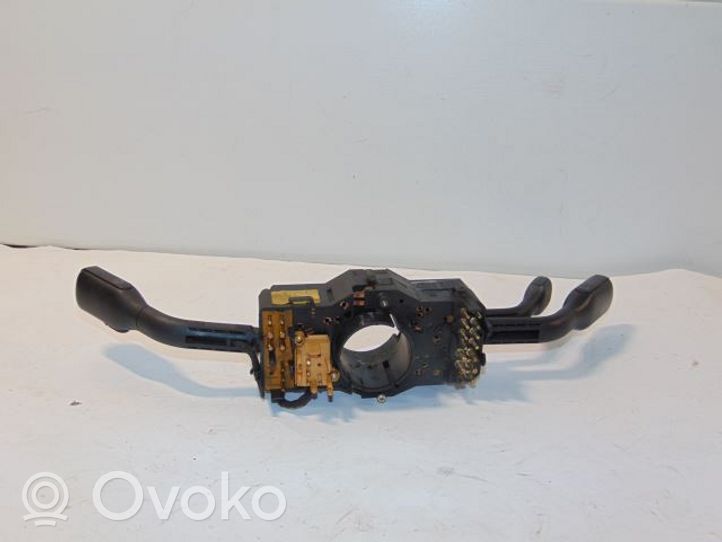 Audi A4 S4 B5 8D Leva/interruttore dell’indicatore di direzione e tergicristallo 4D0953513C