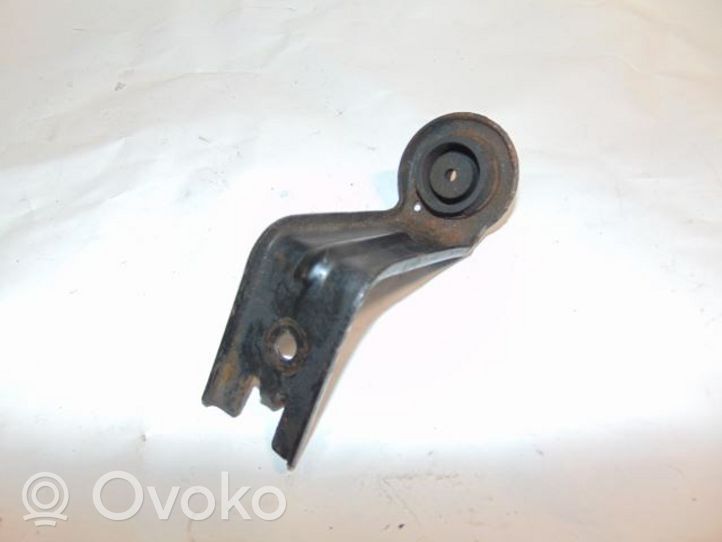 Toyota Avensis T270 Staffa di montaggio del radiatore 165330R020